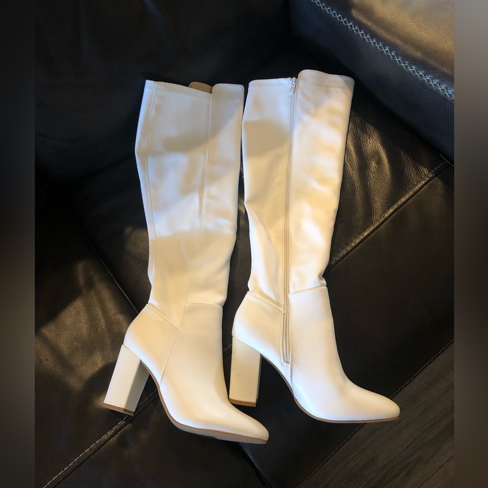 Chic White Knee-High Boots
